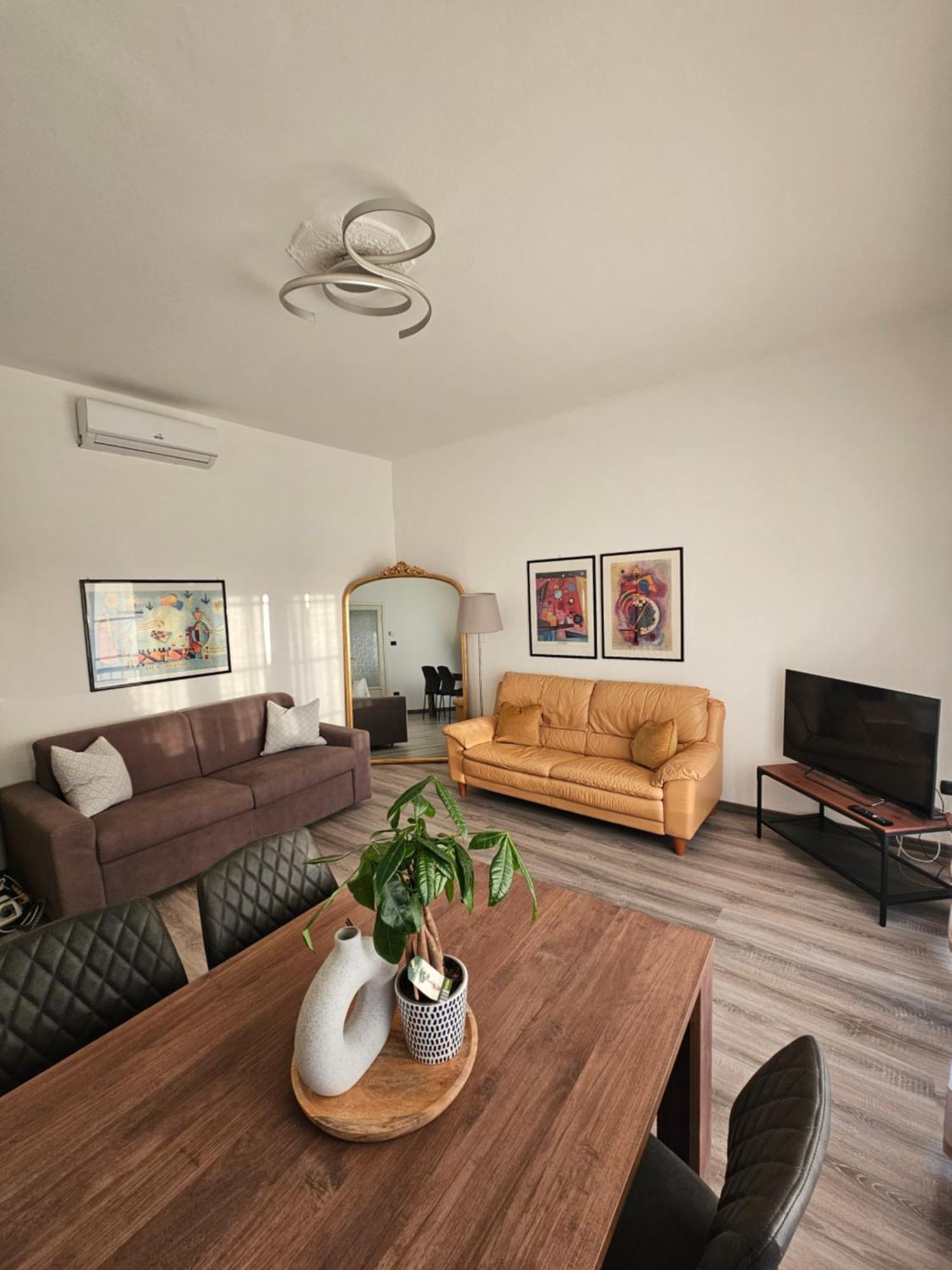 Casa Sara Como Lake Parcheggio Interno Privato Cernobbio Luaran gambar