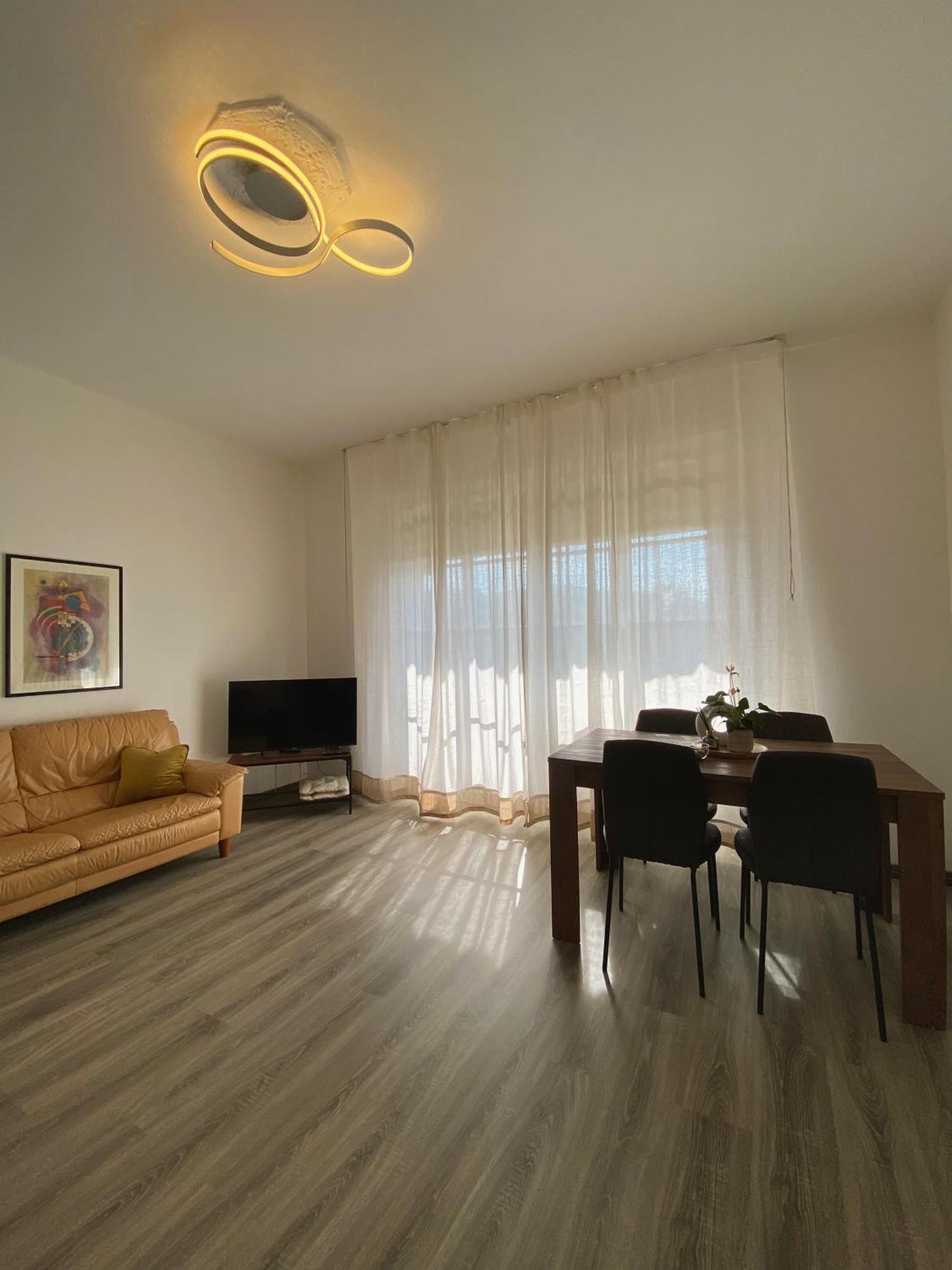 Casa Sara Como Lake Parcheggio Interno Privato Cernobbio Luaran gambar